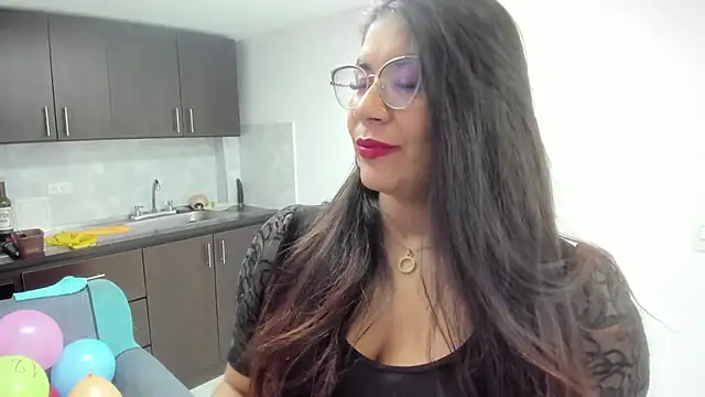 Snapshot of Luna_Dumont chatting on December 14, 2025, 11:26 am Luna Dumont online show from December 14, 2025, 11:26 am