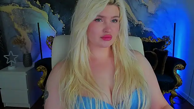 Snapshot of CocoSecretss chatting on December 3, 2024, 8:05 am CocoSecretss online show from December 3, 2024, 8:05 am