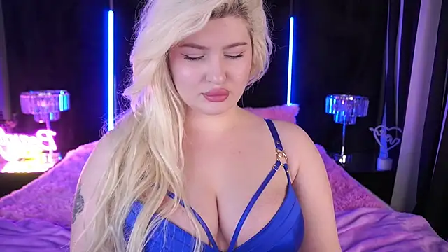 Snapshot of CocoSecretss chatting on December 9, 2024, 7:28 am CocoSecretss online show from December 9, 2024, 7:28 am