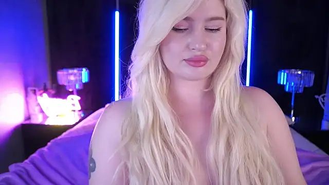 Snapshot of CocoSecretss chatting on December 9, 2024, 10:54 am CocoSecretss online show from December 9, 2024, 10:54 am