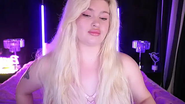 Snapshot of CocoSecretss chatting on December 13, 2024, 7:58 am CocoSecretss online show from December 13, 2024, 7:58 am