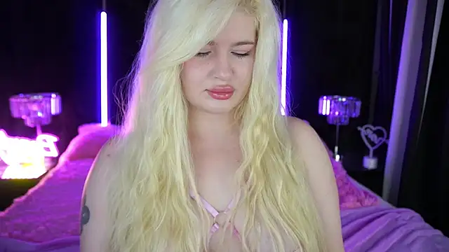 Snapshot of CocoSecretss chatting on December 19, 2024, 7:51 am CocoSecretss online show from December 19, 2024, 7:51 am