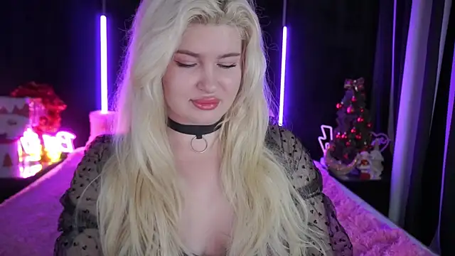 Snapshot of CocoSecretss chatting on December 25, 2024, 7:57 am CocoSecretss online show from December 25, 2024, 7:57 am