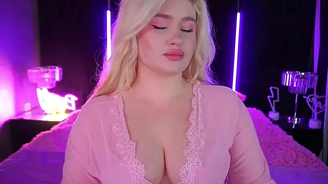 Snapshot of CocoSecretss chatting on February 10, 2025, 7:26 am CocoSecretss online show from February 10, 2025, 7:26 am