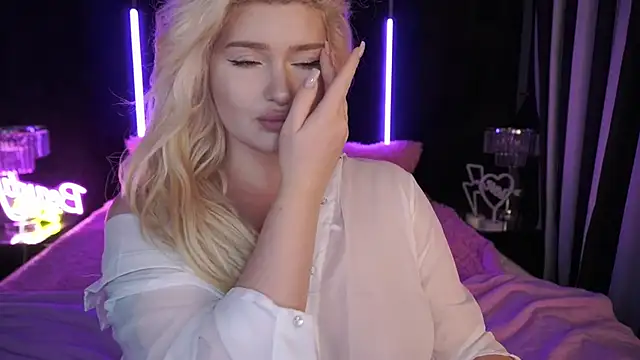 Snapshot of CocoSecretss chatting on March 3, 2025, 6:59 am CocoSecretss online show from March 3, 2025, 6:59 am