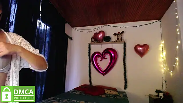 Snapshot of Mr_MrsCurie chatting on December 14, 2024, 10:18 pm Mr MrsCurie online show from December 14, 2024, 10:18 pm