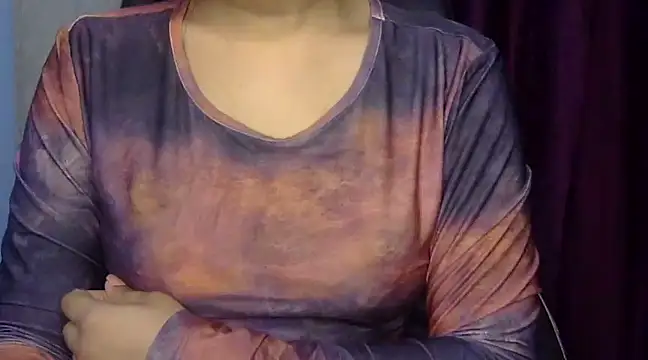 Snapshot of Karnaa_vail chatting on January 15, 2025, 5:19 am Karnaa vail online show from January 15, 2025, 5:19 am