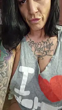 EmilyDiazofficial online show from November 14, 2025, 1:43 pm