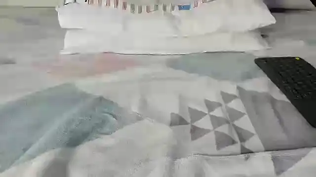 Snapshot of maybelline69 chatting on March 13, 2025, 12:59 am maybelline69 online show from March 13, 2025, 12:59 am