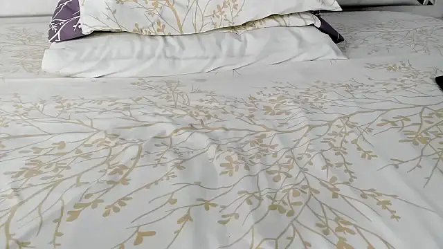 Snapshot of maybelline69 chatting on September 10, 2025, 8:25 am maybelline69 online show from September 10, 2025, 8:25 am