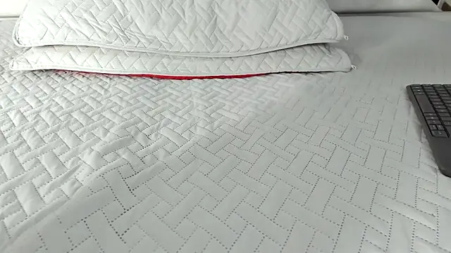 Snapshot of maybelline69 chatting on September 30, 2025, 7:46 am maybelline69 online show from September 30, 2025, 7:46 am