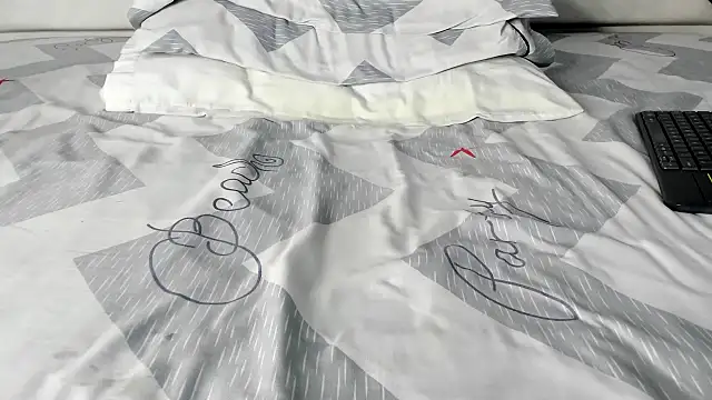 Snapshot of maybelline69 chatting on October 21, 2025, 8:26 am maybelline69 online show from October 21, 2025, 8:26 am