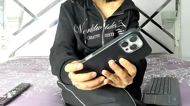 Snapshot of maybelline69 chatting on November 12, 2025, 8:19 pm maybelline69 online show from November 12, 2025, 8:19 pm