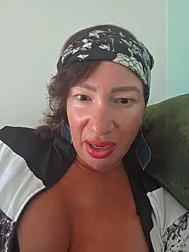 TheGoddessBianca online show from November 7, 2025, 9:31 am