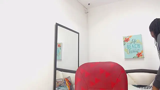 Snapshot of Sara_Marks chatting on November 5, 2025, 11:32 am Sara Marks online show from November 5, 2025, 11:32 am