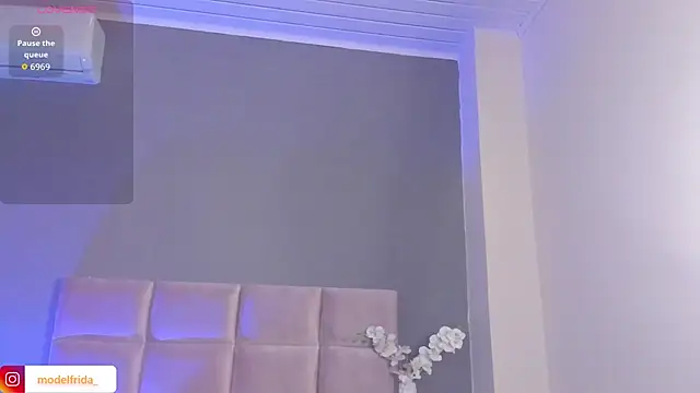 Snapshot of _frida1 chatting on November 17, 2025, 12:55 pm frida1 online show from November 17, 2025, 12:55 pm