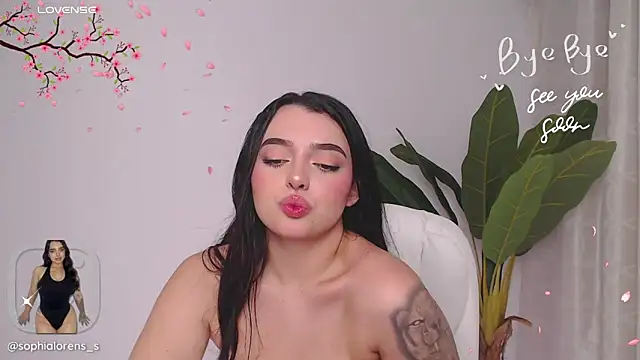 sophialorens s online show from February 21, 2025, 6:04 pm