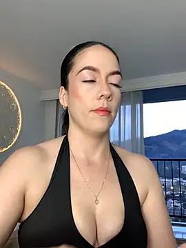 ImAlicee online show from September 12, 2025, 10:54 pm