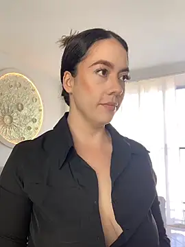 ImAlicee online show from September 25, 2025, 8:45 pm