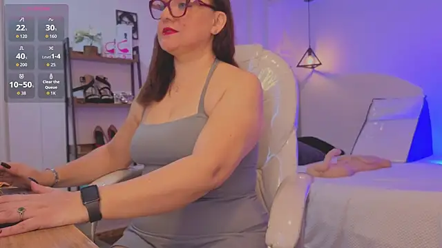 lady nylon  online show from October 16, 2025, 11:33 am