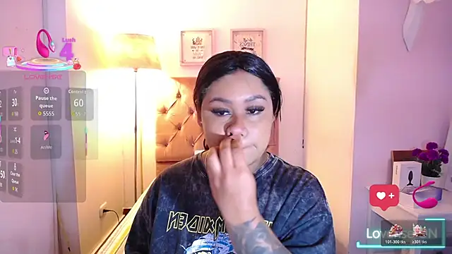 Nahom1  online show from December 3, 2025, 9:35 pm