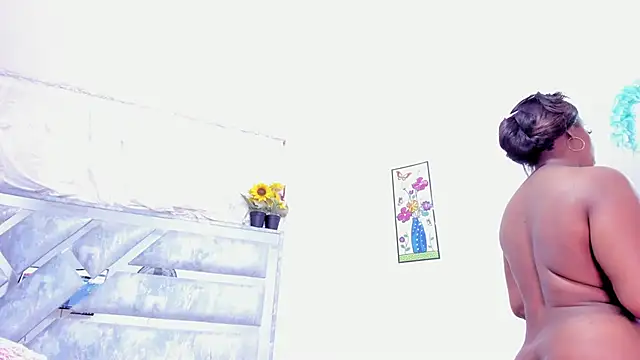 Snapshot of RoxannaBlanche chatting on December 18, 2024, 11:13 am RoxannaBlanche online show from December 18, 2024, 11:13 am