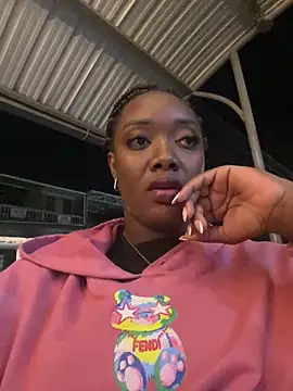 Snapshot of RoxannaBlanche chatting on September 22, 2025, 1:07 am RoxannaBlanche online show from September 22, 2025, 1:07 am