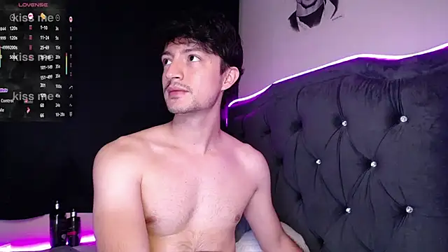 Snapshot of henry_diiaz chatting on October 15, 2025, 9:53 am henry diiaz online show from October 15, 2025, 9:53 am