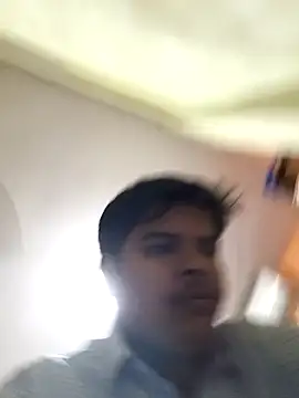 Snapshot of Sand-1 chatting on December 3, 2025, 3:21 pm Sand-1 online show from December 3, 2025, 3:21 pm