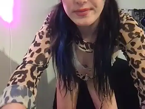 Snapshot of kittycatkendra chatting on December 14, 2024, 8:34 am kittycatkendra online show from December 14, 2024, 8:34 am