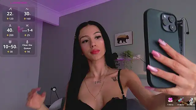 Snapshot of CristalCornner_ chatting on September 29, 2025, 8:02 pm CristalCornner online show from September 29, 2025, 8:02 pm