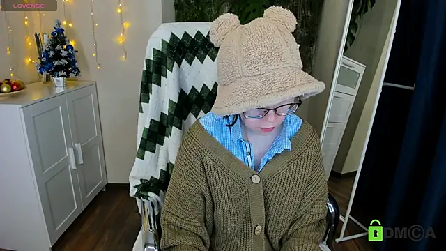 Snapshot of Melissa_Wells chatting on December 17, 2024, 9:16 pm Melissa Wells online show from December 17, 2024, 9:16 pm
