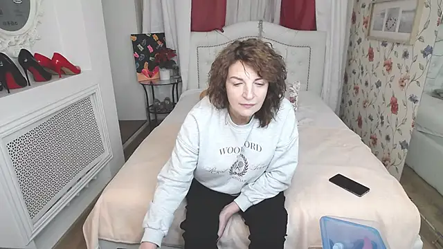 AmiHotGranny online show from November 18, 2025, 10:31 am