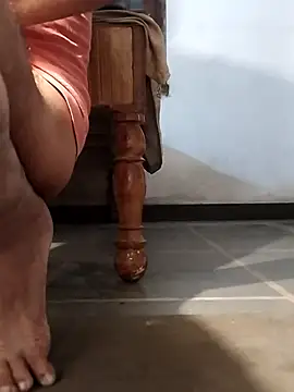 Snapshot of Monster_Bigdick chatting on December 3, 2025, 5:00 pm Monster Bigdick online show from December 3, 2025, 5:00 pm