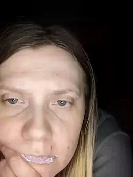 Snapshot of LeraSweet chatting on January 24, 2025, 8:22 pm LeraSweet online show from January 24, 2025, 8:22 pm