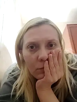 Snapshot of LeraSweet chatting on October 5, 2025, 7:12 pm LeraSweet online show from October 5, 2025, 7:12 pm