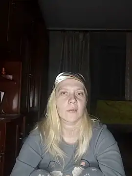 Snapshot of LeraSweet chatting on November 8, 2025, 9:13 pm LeraSweet online show from November 8, 2025, 9:13 pm