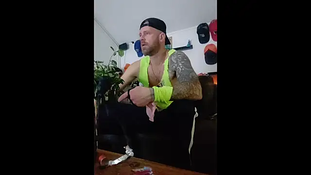 eltoulou online show from January 12, 2025, 9:08 pm