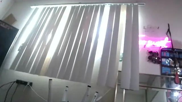 BeckiTooSweet online show from January 28, 2025, 6:49 pm