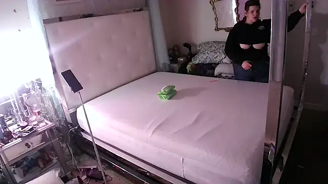 BeckiTooSweet online show from March 2, 2025, 2:43 pm