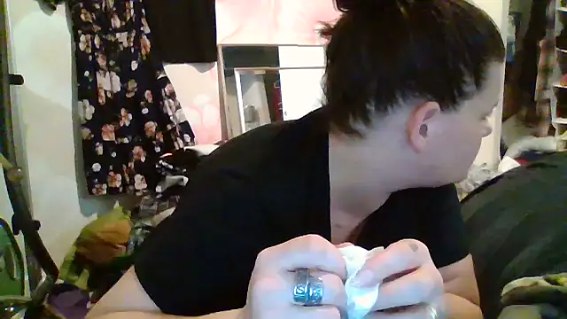 BeckiTooSweet online show from October 11, 2025, 1:05 am