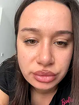 Snapshot of deliaroyal chatting on September 21, 2025, 1:35 pm deliaroyal online show from September 21, 2025, 1:35 pm