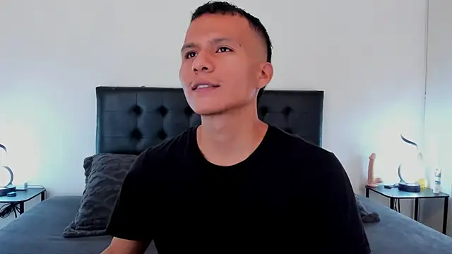 Snapshot of jaylen_and_duke chatting on February 14, 2025, 11:10 am jaylen and duke online show from February 14, 2025, 11:10 am