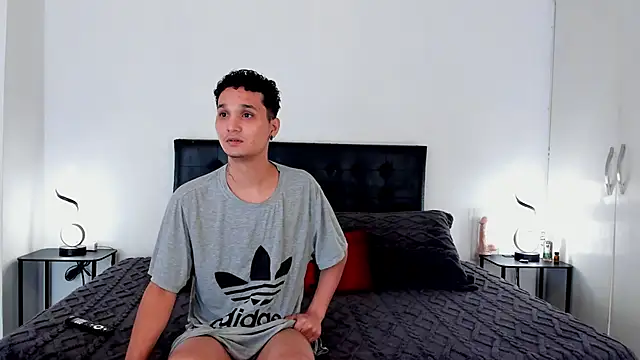 Snapshot of jaylen_and_duke chatting on March 6, 2025, 11:03 am jaylen and duke online show from March 6, 2025, 11:03 am