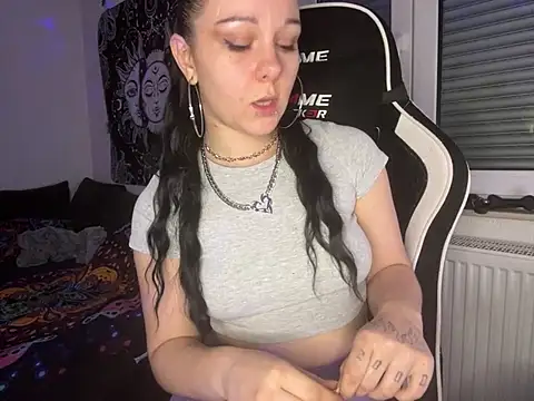 kinkygirl420x online show from January 30, 2025, 9:04 pm