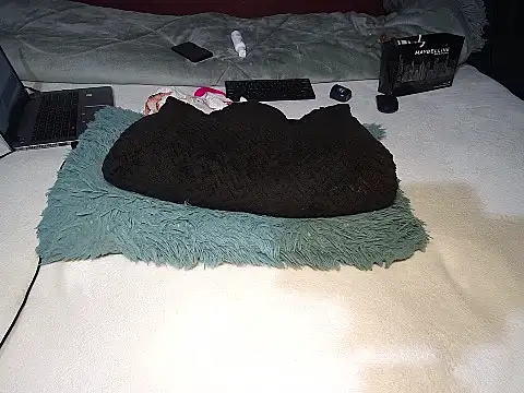 Snapshot of Finito_cutie chatting on November 10, 2025, 8:46 am Finito cutie online show from November 10, 2025, 8:46 am