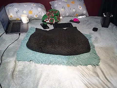 Finito cutie online show from November 27, 2025, 6:21 pm