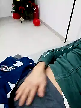 Snapshot of Anastasio33 chatting on January 5, 2025, 2:27 am Anastasio33 online show from January 5, 2025, 2:27 am