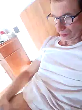 Snapshot of Anastasio33 chatting on January 12, 2025, 10:23 am Anastasio33 online show from January 12, 2025, 10:23 am