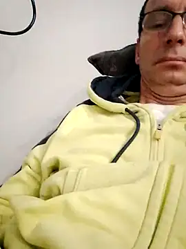 Snapshot of Anastasio33 chatting on September 17, 2025, 5:31 am Anastasio33 online show from September 17, 2025, 5:31 am